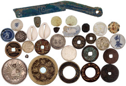 30 Stück: Kauris, Porzellan-Spielhöllengeld, Chines. Ghostface-Money, Pot Duang. Münzen Und Amulette (u.a. 10 Cents 1914 - Sonstige – Asien