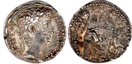 Tetradrachme Actium-Ära Jahr 28, Konsularjahr 12 = 4/3 V. Chr. Belorb. Kopf R./Tyche Sitzt R., Zu Füßen Schwimmender Flu - Oriental