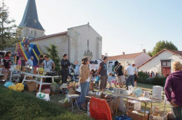 Saint Denis Du Payré - 2011 - Marché Brocante Et Maire - 7387 Et 7785 (2CP) - Challans