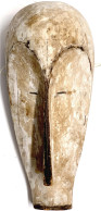 Gabun: Maske Des Stammes Der Fang. Holz Und Kaolin. Höhe 48 Cm. Vgl. "Die Kunst In Schwarzafrika" Seite 190. Risse - Other & Unclassified