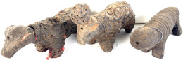 Kongo: 3 Tonfiguren In Abstrakten Formen Von Kuh-Darstellungen. Längen 25, 20 Und 21 Cm - Other & Unclassified