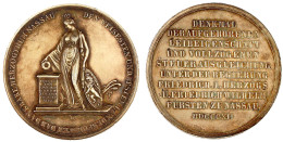 Verg. Silbermedaille 1812 V. Lindenschmidt. Auf Die Aufhebung Der Leibeigenschaft. Gekr. Nassovia Mit Löwenschild Hält O - Gold Coins