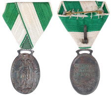 Ovale Silberverdienstmedaille Mit Bandspange O.J. Der Handelskammer Plauen/Für Treue In Der Arbeit. 24 X 34 Mm. 17,17 G. - Altri & Non Classificati