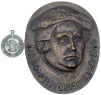 2 Stück: Große Ovale Bronzegussmedaille 1983 Von P. Zu Seinem 500. Geburtstag, 103 X 83 Mm; Tragbare Zinnmedaille 1887 E - Autres & Non Classés