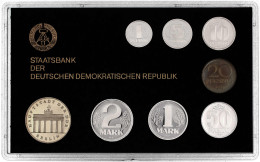 Kursmünzensatz Von 1 Pfennig Bis 5 Mark 1989 In Hartplastik, Inlett Schwarz. Orig. VEB. Polierte Platte - Autres & Non Classés