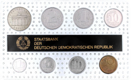Kursmünzensatz Von 1 Pfennig Bis 5 Mark 1990. In Noppenplastik. Orig. VEB. Stempelglanz - Other & Unclassified