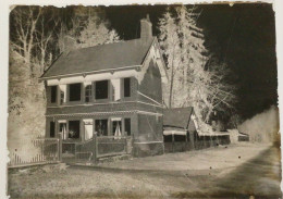 PHOTO :  Plaque De Verre , Vue D'une Maison Dans Les Environ De Lons Le Saunier - Jura  . - Diapositivas De Vidrio