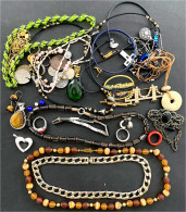 Kl. Modeschmuckbestand Aus Nachlass. U.a. Ein Rauchquarzcollier, Weitere Colliers, Armbänder, Ringe, Etc. Wenig Silber.  - Andere & Zonder Classificatie