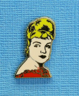 1 PIN'S /  ** " SIMONE SIGNORET " 1924  / 1985 ** . (IPA 2000 En Hommage à). - Berühmte Personen