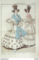 Gravure De Mode Costume Parisien 1831 N°2902 Robe Mousseline Brodée En Laine - Eaux-fortes