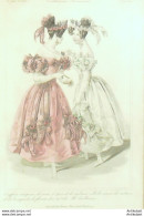 Gravure De Mode Costume Parisien 1832 N°2961 Robe Ornée De Rubans & Bouquetes - Etchings