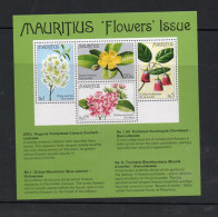 MAURITIUS - 1977 - FLOWERS MINIATURE SHEETS MINT NEVER HINGED ,SG CAT £4.25 - Maurice (1968-...)