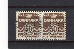 DANEMARK - Y&T N° 564A° - Perfin - Perforé - Armoiries - Usado