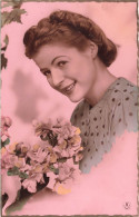 FANTAISIE - Femme - Femme Blonde Avec Des Fleurs - Chemise à Pois - Carte Postale Ancienne - Frauen