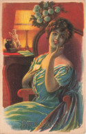 FANTAISIE - Femme - Femme Assise Dans Un Fauteuil - Lettre - Lampe De Chevet - Bonne Année - Carte Postale Ancienne - Femmes