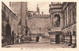 FRANCE - La Rochelle - Vue D'ensemble De L'hôtel De Ville - Vue Sur La Cour - Carte Postale Ancienne - Reims