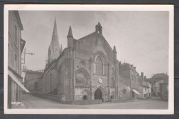 Airvault - Deux-Sèvres - Carte Photo De L'église - Airvault