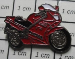 1115A Pin's Pins / Beau Et Rare / MOTOS / GROSSE MOTO SPORTIVE ROUGE A IDENTIFIER - Motorfietsen