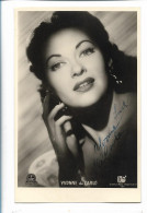 XX17250/ Yvonne De Carlo  Original Autogramm Unterschrift Foto AK Ca.1955 - Autographs