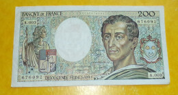 BILLET DE 200 FRANCS MONTESQUIEU DE 1981  , SERIE A.003 ,  ETAT VOIR PHOTOS . POUR TOUT RENSEIGNEMENT ME CONTACTER. REGA - 200 F 1981-1994 ''Montesquieu''