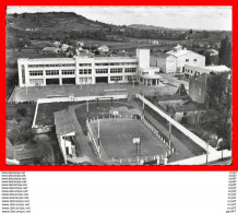 CPSM/gf (47)  CASTELMORON.  Le Groupe Scolaire Et Le Stade...H339 - Castelmoron