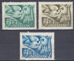 Slovaquie 1942 * - Congrès Postal Européen - Colombe De La Paix Et Cathédrale Saint-Étienne (A4) - Nuevos