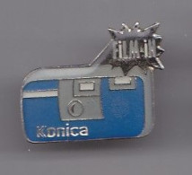 Pin's Appareil Photos Konica Réf 2526 - Photographie