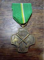 Une Médaille Syndicale Usine - Profesionales / De Sociedad