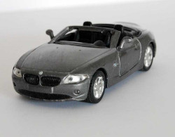 Coche A Escala BMW Z4 Gris Metalizado De Maisto. Escala 1/36 - Autres & Non Classés