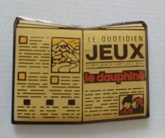 Pin's Le Dauphiné Quotidien Jeux Olympiques (jaune) - Médias