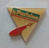 Pin's Le Parisien Au Lycée Stylo Plume - Médias