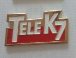 Pin's Logo TELE K7 (2) - Médias