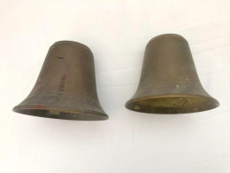 2 Cloches En Bronze Sans Battant Et Sans Anse - Bells