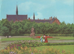 121615 - Riga - Lettland - Park Vor Gebäude - Lettonie