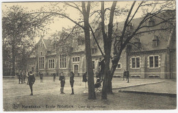 ANHEE-MAREDSOUS : Ecole Abbatiale - Cour De Récréation - Anhée