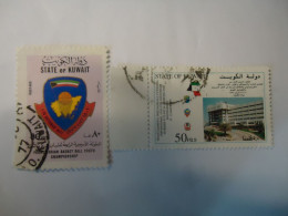 KUWAIT  USED  2  STAMPS - Kuwait