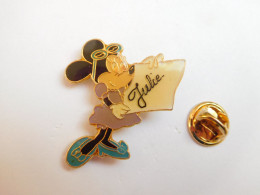 Superbe Pin's   , Disney , Minnie , Julie , Verso Lisse - Disney