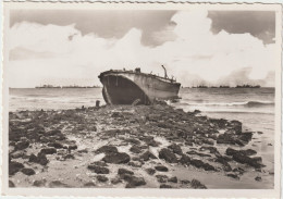 7669 Courseulles-sur-Mer 14 JUNO BEACH Péniche De Débarquement échouée Dans Le Port Artificielle Année 50 WW2 - Arrondissement: 07