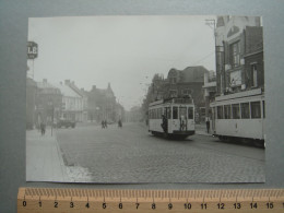 Photo Cliché J. BAZIN - Dour - Pl. Emile Vandervelde - Maison Du Peuple - Tram - Tramway - Ligne 8 - Dour