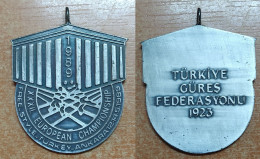 AC - XXXIIth EUROPEAN FREE STYLE WRESTLING CHAMPIONSHIPS  12 - 14 MAY 1989  ANKARA TURKEY  MEDAL MEDALLION - Apparel, Souvenirs & Other