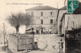 HAUTEFORT - La Gendarmerie . - Hautefort