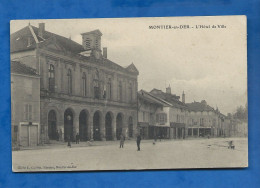 CPA - 52 - Montier-en-Der - L'Hôtel De Ville - Petite Animation - Circulée En 1914 - Montier-en-Der