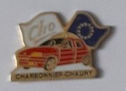 Pin's  Automobiles  RENAULT  Clio  Rouge, CHARBONNIER - CHAUNY  ( 59 ) - Renault