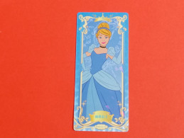 1 Trading Card Officielle 56 X 128 Mm Neuve Sortie Des Booster Carte Disney Princesse R N° 52 Cendrillon - Disney