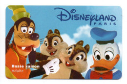Passeport Haute Saison Disney Disneyland  PARIS France Card  (K 43) - Passeports Disney