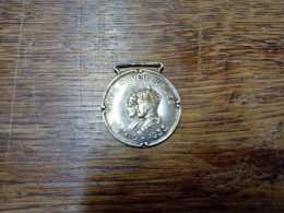 Médaille Royal Silver Jubiler Georges V - Monarquía/ Nobleza