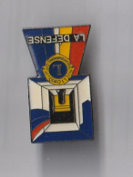 PIN'S THEME ASSOCIATION LIONS CLUB DE PARIS  LA DEFENSE - Associations