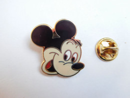 Superbe Pin's En EGF , Disney , Mickey , Doré , Non Signé - Disney