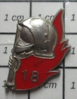 410D Pin's Pins / Beau Et Rare / POMPIERS / LE 18 FLAMME INCENDIE CASQUE F1 LANCE Par DELSART - Pompiers