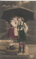 AK Hänsl Und Gretl - Bub Und Mädchen In Tracht Mit Regenschirm - Ca. 1920  (68245) - Personajes